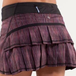 Lululemon Vintage Run Pace Setter Skirt in the Wee Are From Space Black March